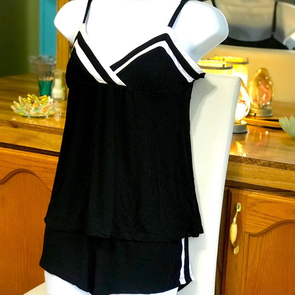 Max Studio black & white sleepwear set